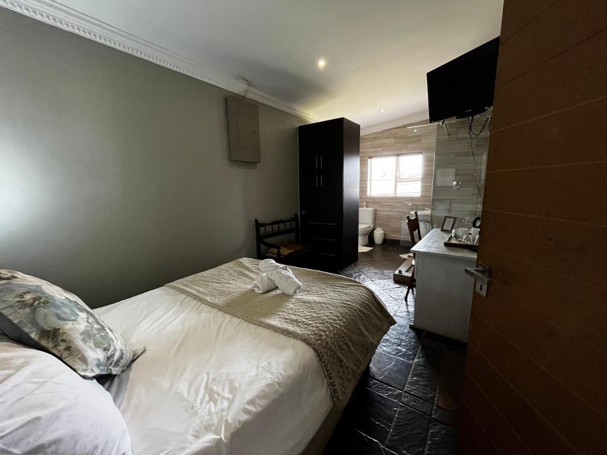 House Haven Guesthouse พอร์ตเอลิซาเบธ ภายนอก รูปภาพ