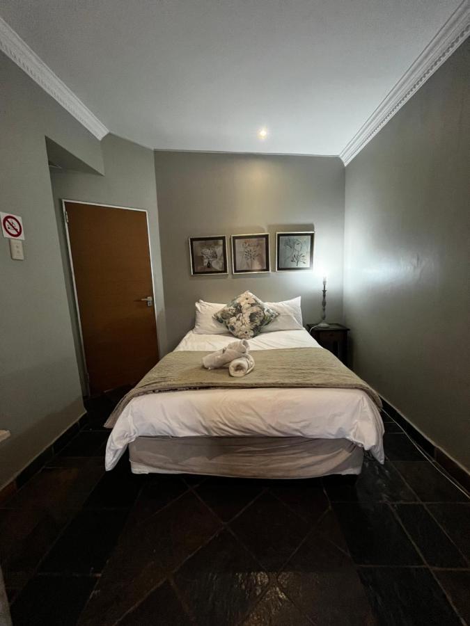 House Haven Guesthouse พอร์ตเอลิซาเบธ ภายนอก รูปภาพ