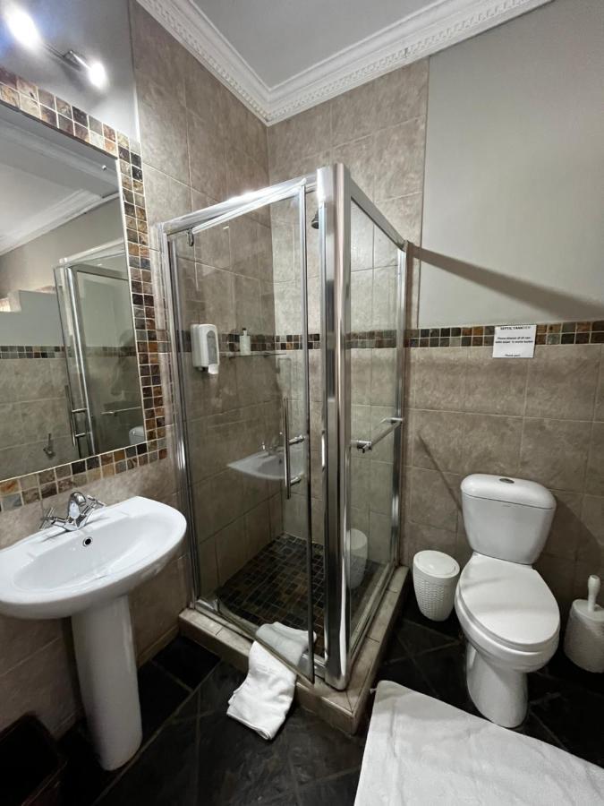 House Haven Guesthouse พอร์ตเอลิซาเบธ ภายนอก รูปภาพ