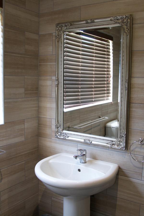 House Haven Guesthouse พอร์ตเอลิซาเบธ ภายนอก รูปภาพ
