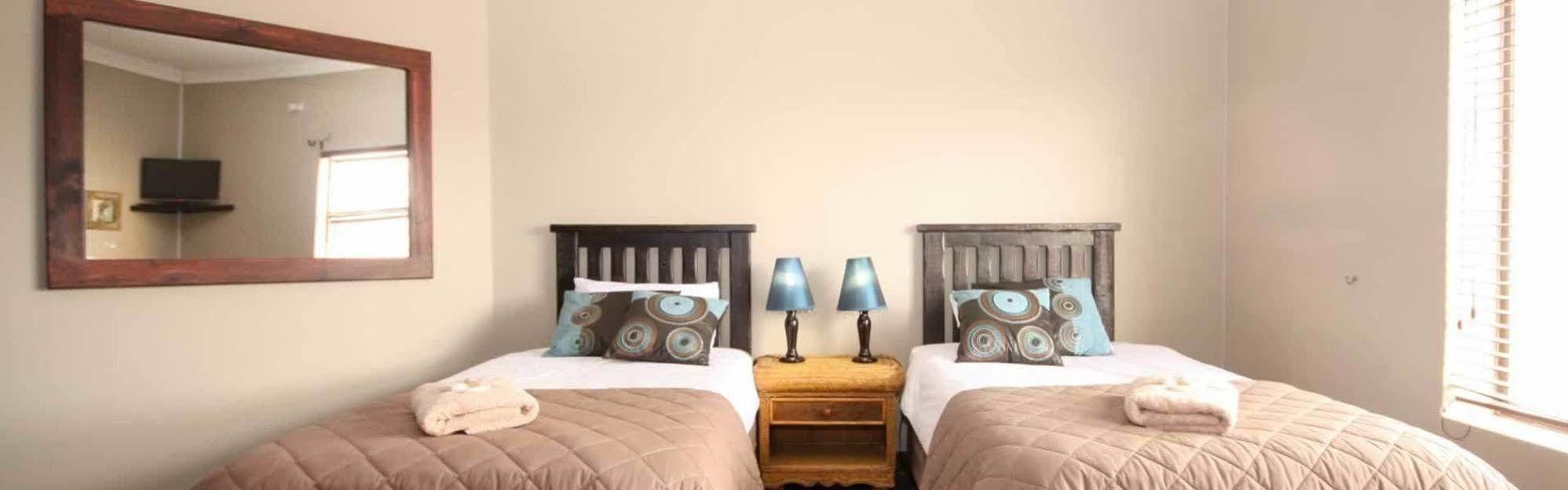 House Haven Guesthouse พอร์ตเอลิซาเบธ ภายนอก รูปภาพ