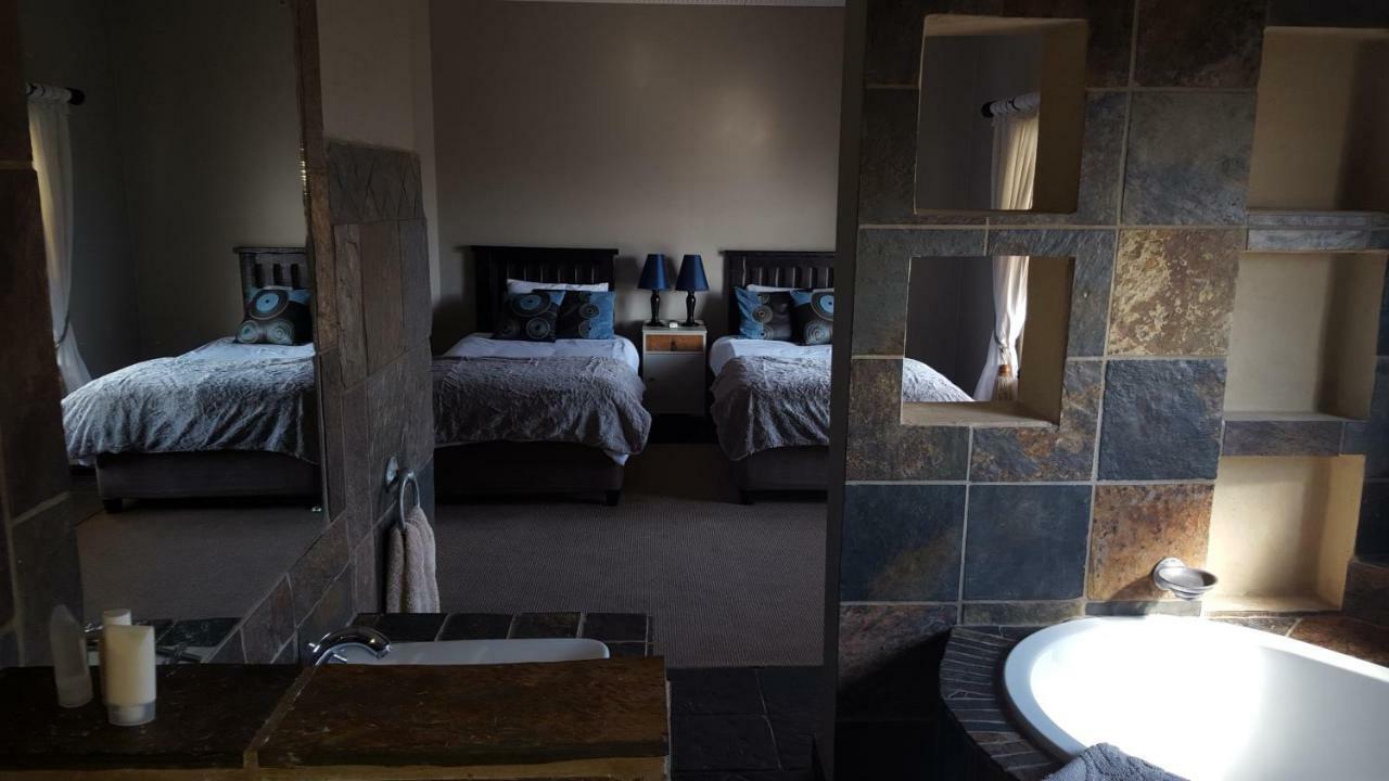 House Haven Guesthouse พอร์ตเอลิซาเบธ ภายนอก รูปภาพ