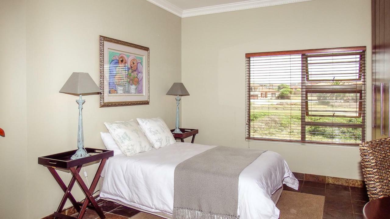 House Haven Guesthouse พอร์ตเอลิซาเบธ ภายนอก รูปภาพ